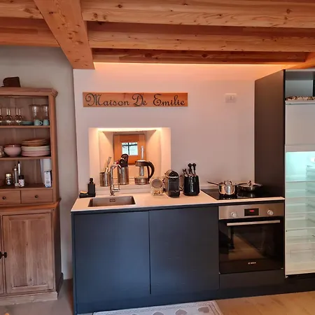 La Corte Maison De Emilie Apartment